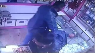 VIDEO: ಎರಡನೇ ಬಾರಿ 6 ಎಸೆತಗಳಲ್ಲಿ ಪಂದ್ಯ ಗೆಲ್ಲಿಸಿದ ಸೋಫಿ ಡಿವೈನ್