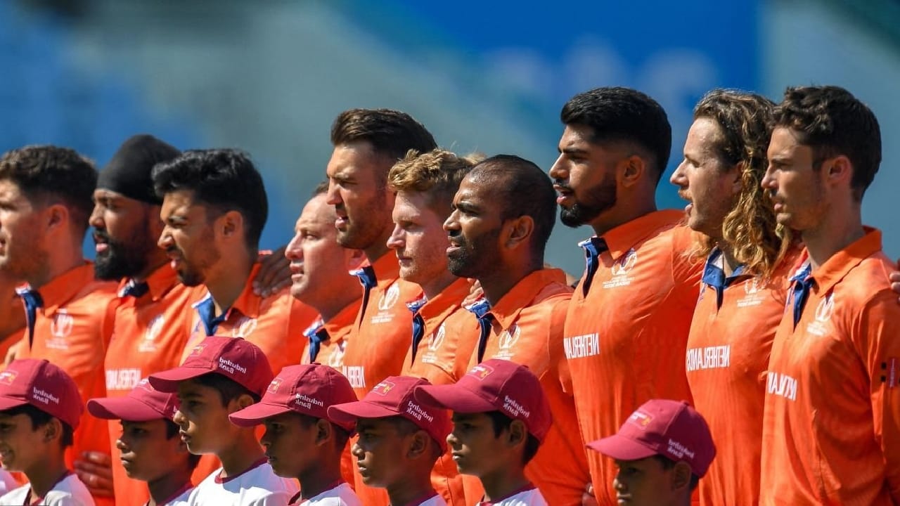 ನೆದರ್​ಲೆಂಡ್ಸ್ ಟಿ20 ತಂಡ : ಸ್ಕಾಟ್ ಎಡ್ವರ್ಡ್ಸ್ (ನಾಯಕ), ಕಾಲಿನ್ ಅಕರ್ಮನ್, ನೋಹ್ ಕ್ರೋಸ್, ಬಾಸ್ ಡಿ ಲೀಡೆ, ಆರ್ಯನ್ ದತ್, ಫ್ರೆಡ್ ಕ್ಲಾಸೆನ್, ಕೈಲ್ ಕ್ಲೈನ್, ಮೈಕೆಲ್ ಲೆವಿಟ್, ಝಾಕ್ ಲಯನ್-ಕ್ಯಾಚೆಟ್, ಮ್ಯಾಕ್ಸ್ ಓ'ಡೌಡ್, ಲೋಗನ್ ವ್ಯಾನ್ ಬೀಕ್, ಟಿಮ್ ವ್ಯಾನ್ ಡೆರ್ ಗುಗ್ಟೆನ್, ರೂಲೋಫ್ ವ್ಯಾನ್ ಡೆರ್ ಮೆರ್ವೆ, ಪಾಲ್ ವ್ಯಾನ್ ಮೀಕೆರೆನ್, ಸಾಕಿಬ್ ಝುಲ್ಫಿಕರ್.