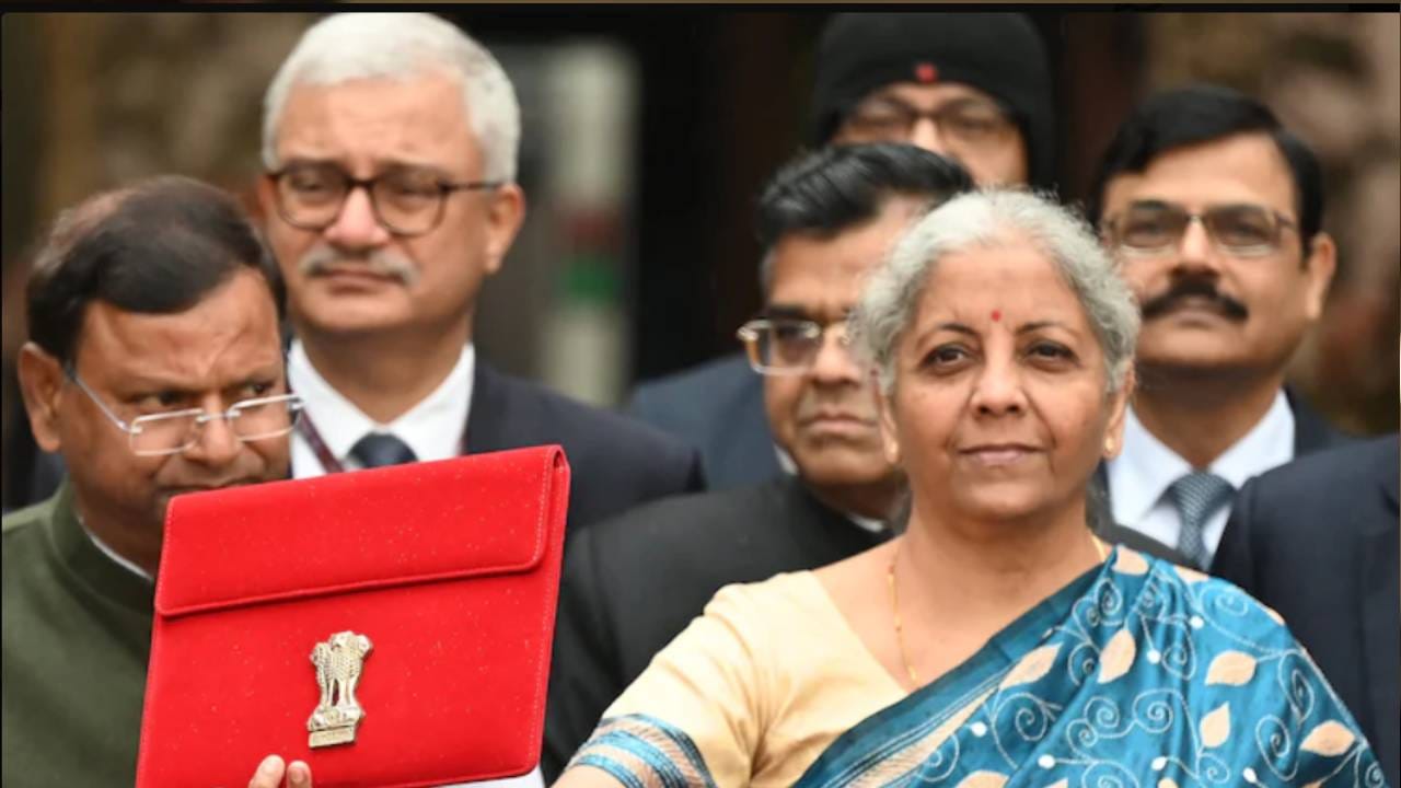 2024-25ರ ಮಧ್ಯಂತರ ಬಜೆಟ್: ಮೋದಿ 2.0 ಸರ್ಕಾರದ ಕೊನೆಯ ಬಜೆಟ್. ಚುನಾವಣೆ ಇದ್ದುದ್ದರಿಂದ 2024ರ ಫೆಬ್ರುವರಿ 1ರಂದು ಮಧ್ಯಂತರ ಬಜೆಟ್ ಮಂಡಿಸಲಾಯಿತು. ನಿರ್ಮಲಾ ಸೀತಾರಾಮನ್ ಅವರ ಮೊದಲ ಮಧ್ಯಂತರ ಬಜೆಟ್ ಕೂಡ ಇದು.