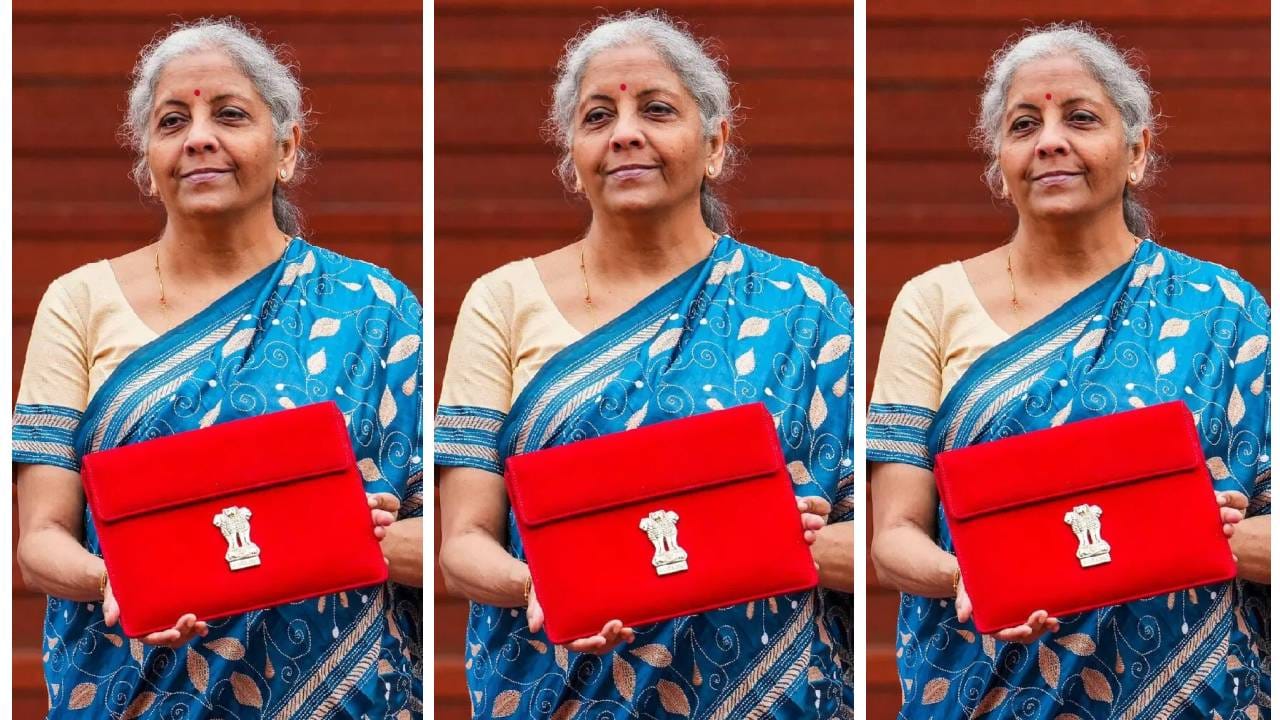 2024-25ರ ಮಧ್ಯಂತರ ಬಜೆಟ್: ಮೋದಿ 2.0 ಸರ್ಕಾರದ ಕೊನೆಯ ಬಜೆಟ್. ಚುನಾವಣೆ ಇದ್ದುದ್ದರಿಂದ 2024ರ ಫೆಬ್ರುವರಿ 1ರಂದು ಮಧ್ಯಂತರ ಬಜೆಟ್ ಮಂಡಿಸಲಾಯಿತು. ನಿರ್ಮಲಾ ಸೀತಾರಾಮನ್ ಅವರ ಮೊದಲ ಮಧ್ಯಂತರ ಬಜೆಟ್ ಕೂಡ ಇದು. ಈ ಸಂದರ್ಭದಲ್ಲಿ ಪಶ್ಚಿಮ ಬಂಗಾಳದ ಕಾಂತ ಹೊಲಿಗೆಯಿಂದ ವಿನ್ಯಾಸಗೊಳಿಸಿದ ನೀಲಿ ಬಣ್ಣದ ಟಸ್ಸರ್ ರೇಷ್ಮೆ ಸೀರೆಯಲ್ಲಿ ಮಿಂಚಿದ್ದ ನಿರ್ಮಲಾ ಸೀತಾರಾಮನ್.