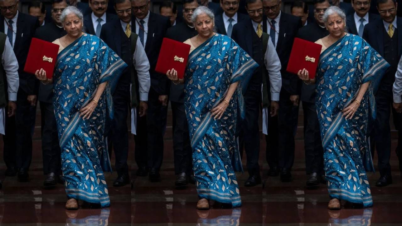 ಪ್ರತೀ ವರ್ಷ ಬಜೆಟ್ ಮಂಡನೆಯ ವೇಳೆ ಇವರು ಉಡುವ ಸೀರೆ ಸಾಕಷ್ಟು ಗಮನಸೆಳೆಯುತ್ತದೆ. ಪ್ರತೀ ಸೀರೆಯೂ ಕೂಡ ಒಂದೊಂದು ಸಂಸ್ಕೃತಿಯನ್ನು ಪ್ರತಿನಿಧಿಸುತ್ತದೆ. ಆದ್ದರಿಂದ ಬಜೆಟ್ ಸಮಯದಲ್ಲಿ ನಿರ್ಮಲಾ ಸೀತಾರಾಮನ್ ಇಲ್ಲಿಯವರೆಗೆ ಉಟ್ಟ ಸೀರೆಗಳ ವಿಶೇಷತೆಯನ್ನು ಇಲ್ಲಿ ತಿಳಿದುಕೊಳ್ಳಿ.