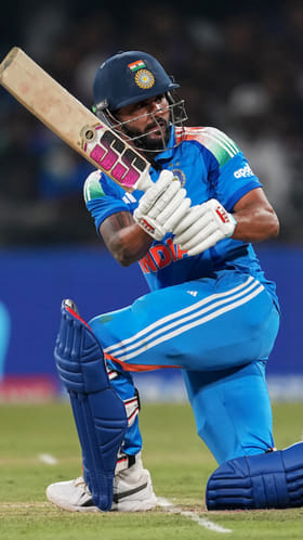 ಚೊಚ್ಚಲ ಏಕದಿನ ಅರ್ಧಶತಕ ಸಿಡಿಸಿದ ನಿತೀಶ್ ರೆಡ್ಡಿ