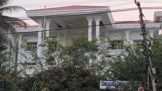 ನಾಗಮಂಗಲದಲ್ಲಿ ಭಾರೀ ಅಕ್ರಮ: ಲೋಕಾಯುಕ್ತ ದಾಳಿ ವೇಳೆ ಬಯಲು; ಐವರು ಜೈಲಿಗೆ