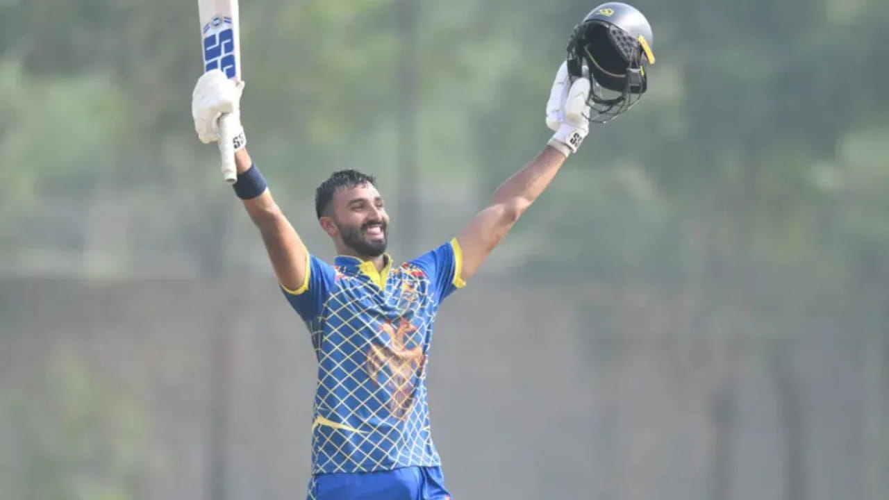 ವಿಜಯ್ ಹಜಾರೆ ಟ್ರೋಫಿಯಲ್ಲಿ ದೇವದತ್ ಪಡಿಕ್ಕಲ್ ಅವರ ಅದ್ಭುತ ಪ್ರದರ್ಶನ ಮುಂದುವರೆದಿದ್ದು, ಈ ಎಡಗೈ ಬ್ಯಾಟ್ಸ್‌ಮನ್ ಪುದುಚೇರಿ ವಿರುದ್ಧ 116 ಎಸೆತಗಳಲ್ಲಿ 113 ರನ್ ಗಳಿಸಿದರು, ಇದು ನಾಲ್ಕು ಪಂದ್ಯಗಳಲ್ಲಿ ಅವರ ಮೂರನೇ ಶತಕವಾಗಿದೆ. ಮಯಾಂಕ್ ಅಗರ್ವಾಲ್ ಕೂಡ 132 ರನ್ ಬಾರಿಸಿದರು. ಉತ್ತರ ಪ್ರದೇಶದ ಬ್ಯಾಟ್ಸ್‌ಮನ್ ಆರ್ಯನ್ ಜುಯಾಲ್ ಅಸ್ಸಾಂ ವಿರುದ್ಧ ಅಜೇಯ 150 ರನ್ ಸಿಡಿಸಿದರು. 