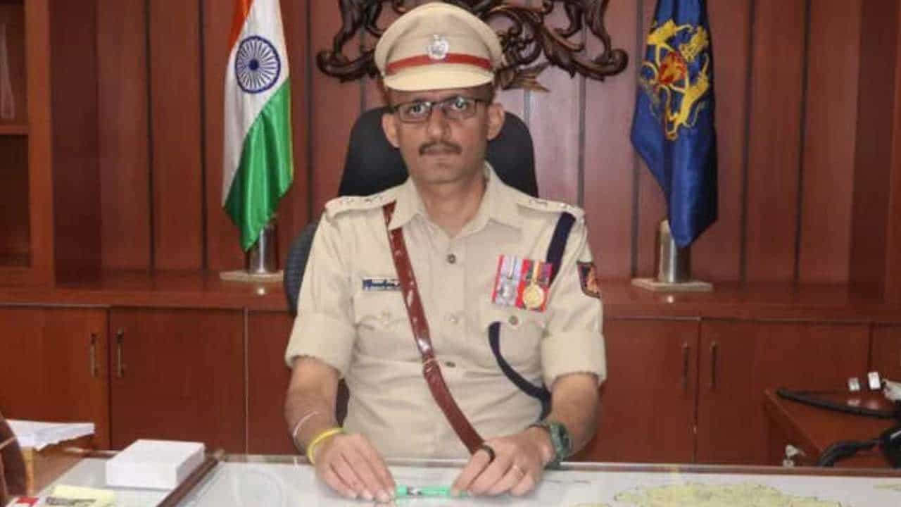 ‘ನನ್ನ ಮಗ ಆತ್ಮಹತ್ಯೆಗೆ ಯತ್ನಿಸಿಲ್ಲ’: ಎಸ್ಪಿ ಪವನ್ ನೆಜ್ಜೂರ್ ತಂದೆ ಸ್ಪಷ್ಟನೆ ‘ನನ್ನ ಮಗ ಆತ್ಮಹತ್ಯೆಗೆ ಯತ್ನಿಸಿಲ್ಲ’: ಎಸ್ಪಿ ಪವನ್ ನೆಜ್ಜೂರ್ ತಂದೆ ಸ್ಪಷ್ಟನೆ