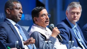 ನವೀಕರಿಸಬಹುದಾದ ಇಂಧನ: 300 ಬಿಲಿಯನ್ ಯುಎಸ್ ಡಾಲರ್ ಹೂಡಿಕೆ ಅಗತ್ಯ; ಜೋಶಿ