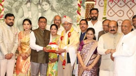 ಪದ್ಮಶ್ರೀ ಪುರಸ್ಕೃತ ಪ್ರಭಾಕರ್ ಕೋರೆಗೆ ಪ್ರಲ್ಹಾದ ಜೋಶಿ ಸನ್ಮಾನ