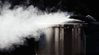 ಬಾತ್‌ರೂಮ್‌ ಟೈಲ್ಸ್‌ ಮೇಲಿನ ಹಠಮಾರಿ ಕಲೆಗಳನ್ನು ಹೋಗಲಾಡಿಸಲು ಜಸ್ಟ್‌ ಈ ಟ್ರಿಕ್ಸ್‌ ಪಾಲಿಸಿ