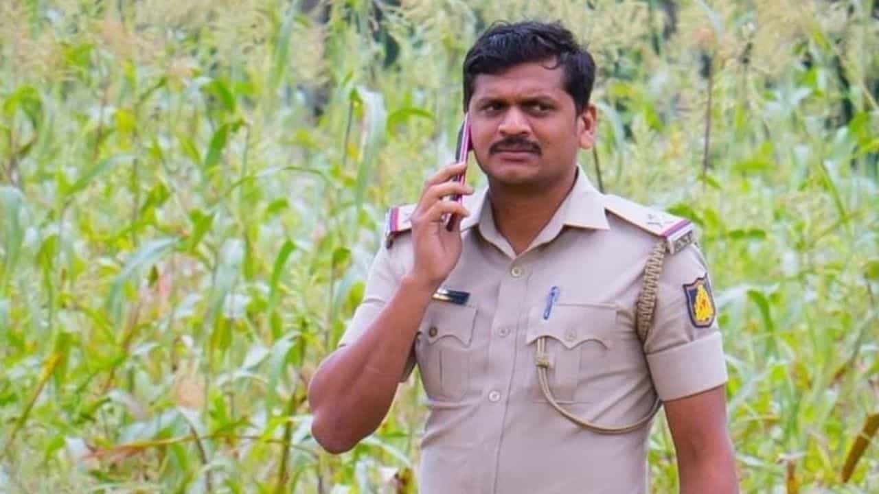ತುಮಕೂರು: ಲಂಚ ಪ್ರಕರಣದಲ್ಲಿ ಲೋಕಾಯುಕ್ತ ಬಲೆಗೆ ಬಿದ್ದ ಪಿಎಸ್ಐ ತುಮಕೂರು: ಲಂಚ ಪ್ರಕರಣದಲ್ಲಿ ಲೋಕಾಯುಕ್ತ ಬಲೆಗೆ ಬಿದ್ದ ಪಿಎಸ್ಐ