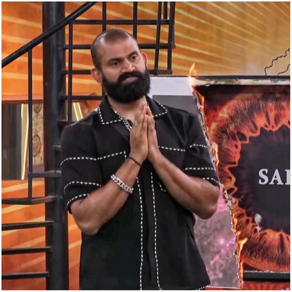 ರಘು ಅವರು ‘ಕ್ವಾಟ್ಲೆ ಕಿಚನ್’ ವಿನ್ನರ್. ಈ ಬಾರಿ ವೈಲ್ಡ್ ಕಾರ್ಡ್​​ನಲ್ಲಿ ಹೊರ ಬಂದ ಅವರು ನಾಲ್ಕನೇ ರನ್ನರ್ ಅಪ್ ಸ್ಥಾನ ಪಡೆದರು. 