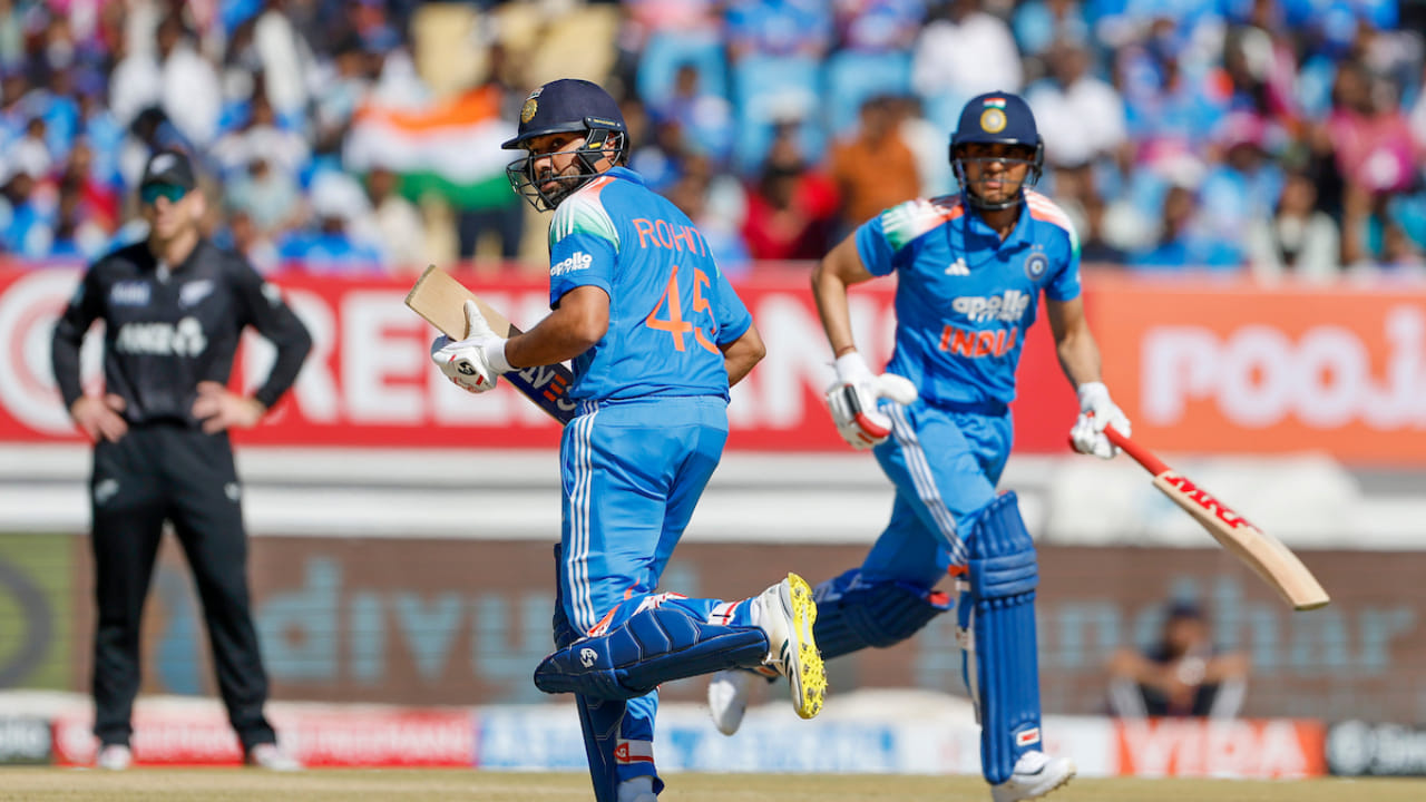 ಈ ಪಂದ್ಯದಲ್ಲಿ ಮೊದಲು ಬ್ಯಾಟಿಂಗ್ ಮಾಡಿದ ಭಾರತ ತಂಡಕ್ಕೆ ಅಗ್ರ ಕ್ರಮಾಂಕ ಕೈಕೊಟ್ಟಿತು. ಇದರಿಂದ ತಂಡ ಕೂಡ ಸಂಕಷ್ಟಕ್ಕೆ ಸಿಲುಕಿತು. ರೋಹಿತ್ ಶರ್ಮಾ, ವಿರಾಟ್ ಕೊಹ್ಲಿ ಮತ್ತು ಶ್ರೇಯಸ್ ಅಯ್ಯರ್ ಅವರಂತಹ ಸ್ಟಾರ್ ಆಟಗಾರರಿಗೆ ಉತ್ತಮ ಪ್ರದರ್ಶನ ನೀಡಲು ಸಾಧ್ಯವಾಗಲಿಲ್ಲ. ಅಂತಹ ಪರಿಸ್ಥಿತಿಯಲ್ಲಿ, 5 ನೇ ಕ್ರಮಾಂಕದಲ್ಲಿ ಬಂದ ರಾಹುಲ್ ಅದ್ಭುತ ಪ್ರದರ್ಶನ ನೀಡಿದರು.