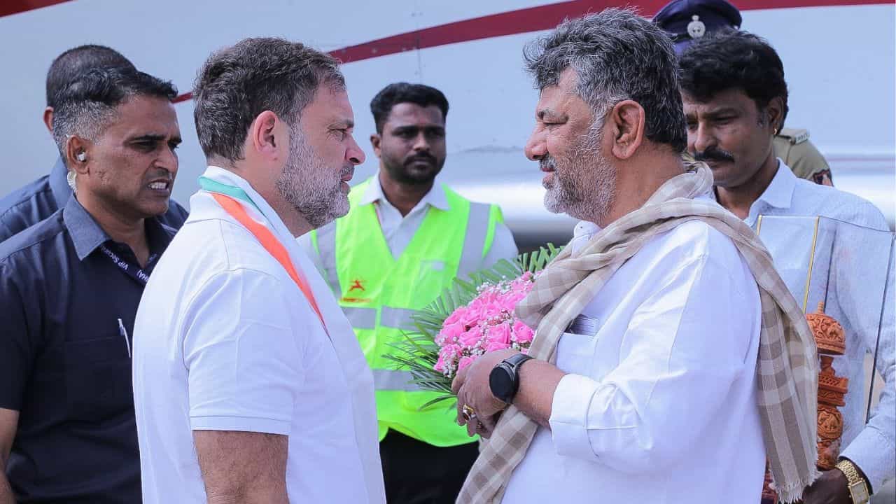 ಮೂರು ದಿನಗಳಿಂದ ದೆಹಲೀಲಿದ್ದರೂ ಡಿಕೆ ಶಿವಕುಮಾರ್ಗೆ ಸಿಗುತ್ತಿಲ್ಲ ರಾಹುಲ್ ಗಾಂಧಿ ಭೇಟಿ ಅವಕಾಶ! ಮೂರು ದಿನಗಳಿಂದ ದೆಹಲೀಲಿದ್ದರೂ ಡಿಕೆ ಶಿವಕುಮಾರ್ಗೆ ಸಿಗುತ್ತಿಲ್ಲ ರಾಹುಲ್ ಗಾಂಧಿ ಭೇಟಿ ಅವಕಾಶ!