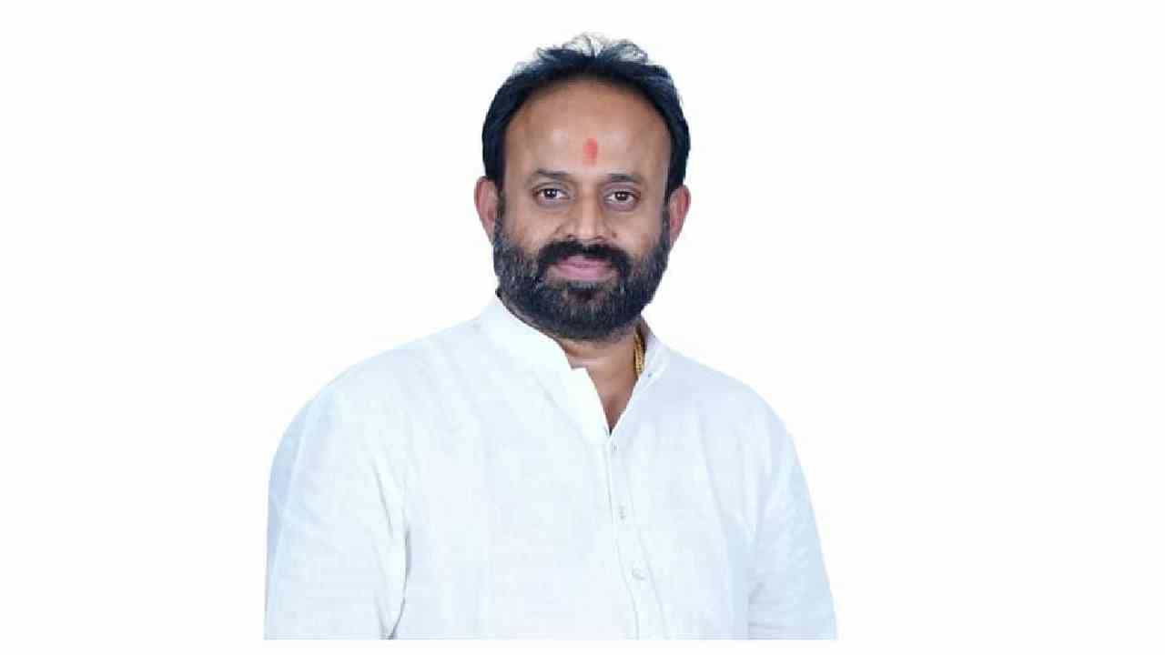 ಮಹಿಳಾಧಿಕಾರಿಗೆ ಧಮ್ಕಿ: ಕಾಂಗ್ರೆಸ್ ನಾಯಕನಿಗೆ ಶಾಕ್ ಮೇಲೆ ಶಾಕ್, ಕೋರ್ಟ್ ಬಳಿಕ ಪಕ್ಷದಿಂದ ಶಾಸ್ತಿ ಮಹಿಳಾಧಿಕಾರಿಗೆ ಧಮ್ಕಿ: ಕಾಂಗ್ರೆಸ್ ನಾಯಕನಿಗೆ ಶಾಕ್ ಮೇಲೆ ಶಾಕ್, ಕೋರ್ಟ್ ಬಳಿಕ ಪಕ್ಷದಿಂದ ಶಾಸ್ತಿ