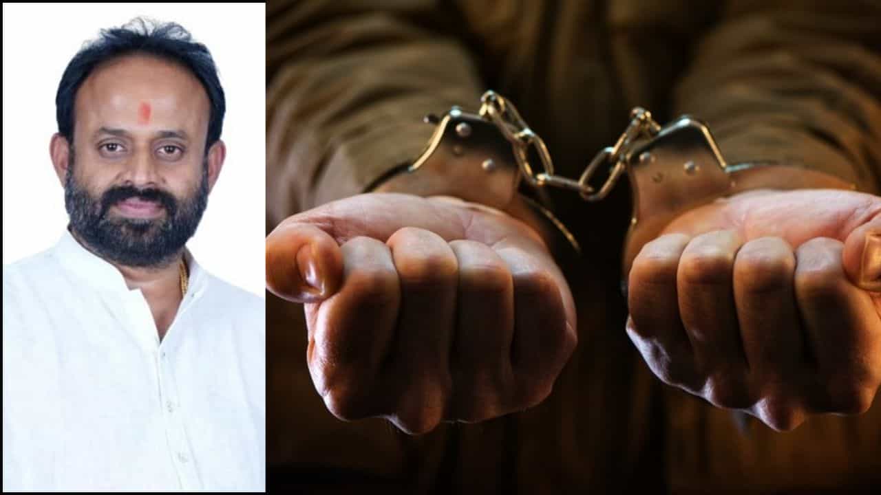 ಮಹಿಳಾ ಅಧಿಕಾರಿಗೆ ಬೆದರಿಕೆ ಕೇಸ್: ಕೈಗೆ ಸಿಗದ ರಾಜೀವ್ ಗೌಡನನ್ನು ಖಾಕಿ ಖೆಡ್ಡಾಕ್ಕೆ ಕೆಡವಿದ್ದೇಗೆ? ಇಲ್ಲಿದೆ ಇಂಟರೆಸ್ಟಿಂಗ್ ಮಾಹಿತಿ ಮಹಿಳಾ ಅಧಿಕಾರಿಗೆ ಬೆದರಿಕೆ ಕೇಸ್: ಕೈಗೆ ಸಿಗದ ರಾಜೀವ್ ಗೌಡನನ್ನು ಖಾಕಿ ಖೆಡ್ಡಾಕ್ಕೆ ಕೆಡವಿದ್ದೇಗೆ? ಇಲ್ಲಿದೆ ಇಂಟರೆಸ್ಟಿಂಗ್ ಮಾಹಿತಿ