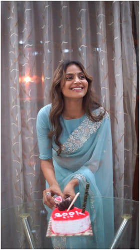 2 ಲಕ್ಷ ಫಾಲೋವರ್ಸ್ ಆಗಿದ್ದಕ್ಕೆ ಸಂಭ್ರಮಿಸಿದ ರಾಶಿಕಾ ಶೆಟ್ಟಿ