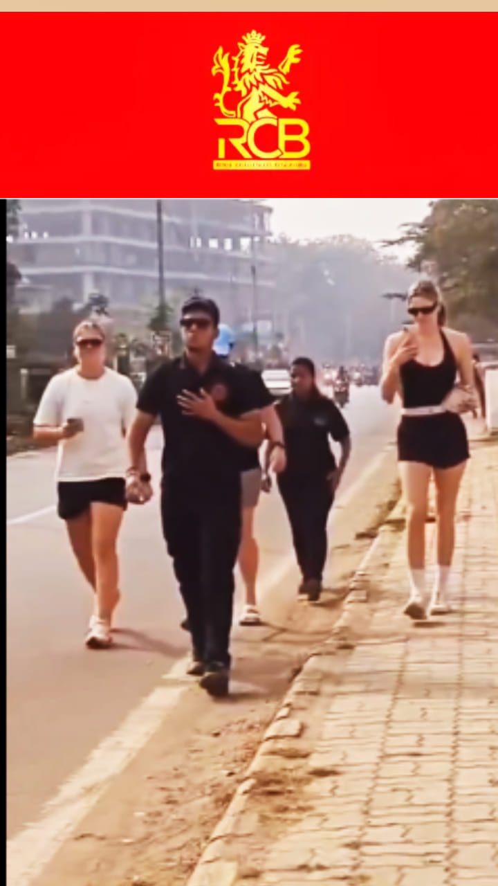 ಹಾದಿ ಬೀದಿಯಲ್ಲಿ RCB ಆಟಗಾರ್ತಿಯರು