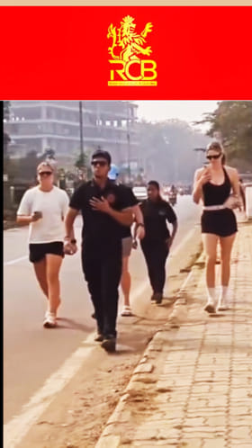 ಹಾದಿ ಬೀದಿಯಲ್ಲಿ RCB ಆಟಗಾರ್ತಿಯರು