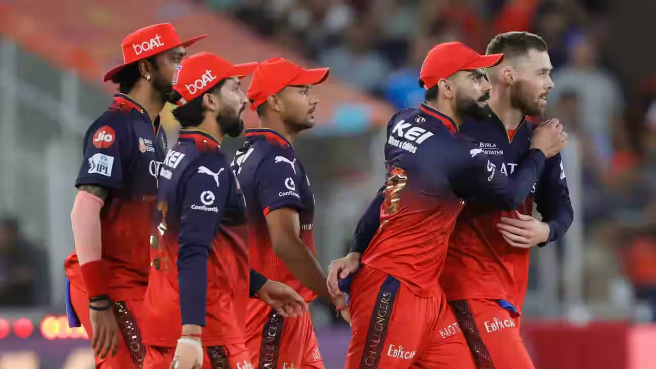 ಬೆಂಗಳೂರಿನಲ್ಲಿ ಪಂದ್ಯವಾಡಲು ಅನುಮತಿ ನೀಡಿರುವ ಕರ್ನಾಟಕ ಸರ್ಕಾರ, ಯಾವುದೇ ಅಹಿತಕರ ಘಟನೆ ನಡೆಯದಂತೆ ನೋಡಿಕೊಳ್ಳಬೇಕೆಂದು ತಿಳಿಸಿದೆ. ಇದರ ಜೊತೆಗೆ ಯಾವುದೇ ದುರ್ಘಟನೆಗಳು ನಡೆದರೂ ಅದಕ್ಕೆಲ್ಲಾ ನೀವೇ ಜವಾಬ್ದಾರರು ಎಂಬುದನ್ನು ಒತ್ತಿ ಹೇಳಿದ್ದಾರೆ.