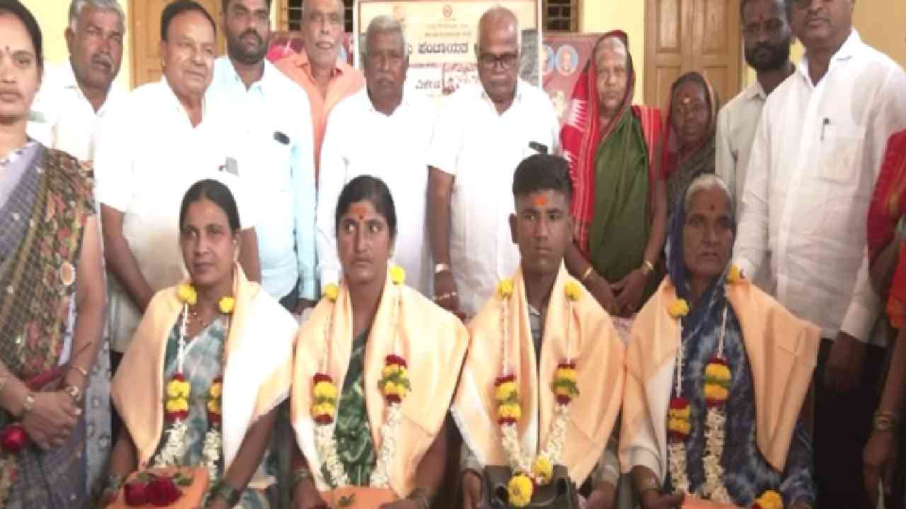 lakkundi Gram panchayat Announces Give site to Ritti family who handed over the Gold treasure