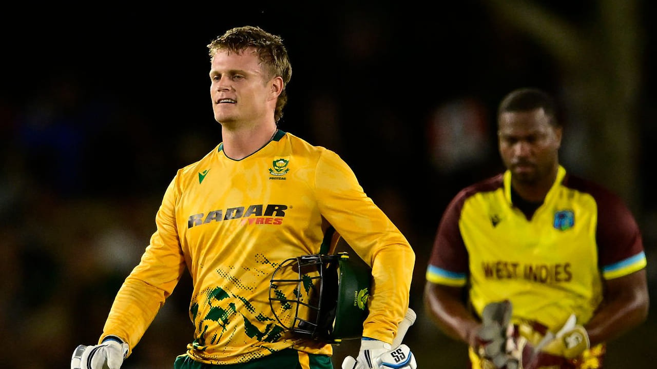 ಮತ್ತೊಂದೆಡೆ ರಯಾನ್ ರಿಕೆಲ್ಟನ್ ಕೇವಲ 36 ಎಸೆತಗಳಲ್ಲಿ 3 ಸಿಕ್ಸ್ ಹಾಗೂ 9 ಫೋರ್ಗಳೊಂದಿಗೆ ಅಜೇಯ 77 ರನ್ ಬಾರಿಸಿದರು.ಈ ಮೂಲಕ 17.3 ಓವರ್ಗಳಲ್ಲಿ 225 ರನ್ ಬಾರಿಸಿ ಸೌತ್ ಆಫ್ರಿಕಾ ತಂಡವು 7 ವಿಕೆಟ್ಗಳ ಭರ್ಜರಿ ಜಯ ಸಾಧಿಸಿತು. ಈ ಜಯದೊಂದಿಗೆ ಟಿ20 ಕ್ರಿಕೆಟ್ ಇತಿಹಾಸದಲ್ಲೇ 220+ ರನ್ಗಳನ್ನು ಅತೀ ವೇಗವಾಗಿ ಚೇಸ್ ಮಾಡಿದ ವಿಶ್ವ ದಾಖಲೆಯೊಂದು ಸೌತ್ ಆಫ್ರಿಕಾ ತಂಡದ ಪಾಲಾಯಿತು.