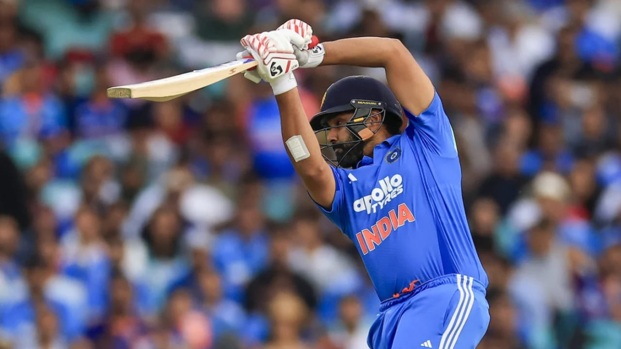 ವಡೋದರಾದಲ್ಲಿ ನಡೆದ ನ್ಯೂಜಿಲೆಂಡ್ ವಿರುದ್ಧದ ಮೊದಲ ಏಕದಿನ ಪಂದ್ಯದಲ್ಲಿ ಟೀಂ ಇಂಡಿಯಾ ಮಾಜಿ ನಾಯಕ ರೋಹಿತ್ ಶರ್ಮಾಗೆ ಉತ್ತಮ ಆರಂಭ ಸಿಕ್ಕಿತು. ಆದರೆ ಅದನ್ನು ದೊಡ್ಡ ಇನ್ನಿಂಗ್ಸ್ ಆಗಿ ಪರಿವರ್ತಿಸುವಲ್ಲಿ ಎಡವಿದರು. ಎಂದಿನಂತೆ ಆರಂಭಿಕನಾಗಿ ಕಣಕ್ಕಿಳಿದ ರೋಹಿತ್, ಆರಂಭದಲ್ಲಿ ರನ್​ಗಾಗಿ ಪರದಾಡಿದರೂ, ಆ ಬಳಿಕ ಹೊಡಿಬಡಿ ಆಟಕ್ಕೆ ಮುಂದಾದರು.