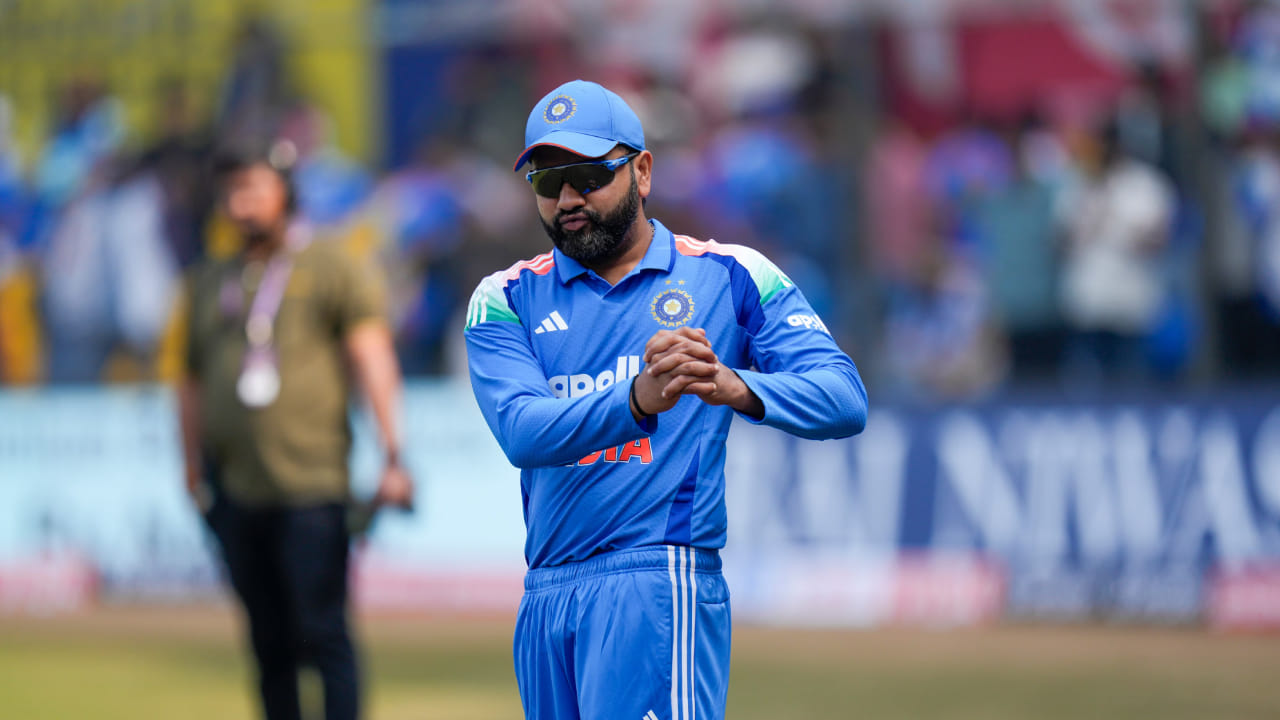 ರೋಹಿತ್ ಶರ್ಮಾ ಭಾರತದ ಅತ್ಯಂತ ಯಶಸ್ವಿ ಆಟಗಾರರಲ್ಲಿ ಒಬ್ಬರು. ಭಾರತದ ಪರ ಮೂರು ಮಾದರಿಯ ಕ್ರಿಕೆಟ್ನಲ್ಲಿ ತಂಡವನ್ನು ಮುನ್ನಡೆಸಿದ್ದ ರೋಹಿತ್ ಈಗಾಗಲೇ ಟೆಸ್ಟ್ ಮತ್ತು ಟಿ20 ಅಂತರರಾಷ್ಟ್ರೀಯ ಕ್ರಿಕೆಟ್ನಿಂದ ನಿವೃತ್ತರಾಗಿದ್ದಾರೆ. ಆದರೆ ಏಕದಿನ ಮಾದರಿಯಲ್ಲಿ ಅವರ ಪರಾಕ್ರಮ ಮುಂದುವರೆದಿದೆ.