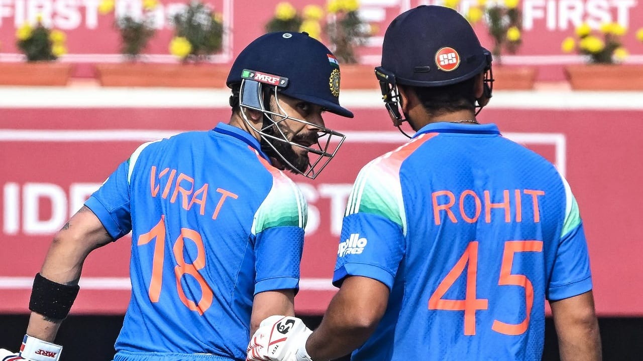 ಅತ್ತ ಟಿ20 ಅಂತಾರಾಷ್ಟ್ರೀಯ ಕ್ರಿಕೆಟ್​ನಿಂದ ನಿವೃತ್ತರಾಗಿರುವ ಕಾರಣ ರೋಹಿತ್ ಶರ್ಮಾ ಹಾಗೂ ವಿರಾಟ್ ಕೊಹ್ಲಿ ಮುಂಬರುವ ಚುಟುಕು ವಿಶ್ವಕಪ್​ನಲ್ಲೂ ಕಾಣಿಸಿಕೊಳ್ಳುವುದಿಲ್ಲ. ಇದಾದ ಬಳಿಕ ಟೀಮ್ ಇಂಡಿಯಾ ಆಟಗಾರರು ಐಪಿಎಲ್ ಆಡಲಿದ್ದಾರೆ.