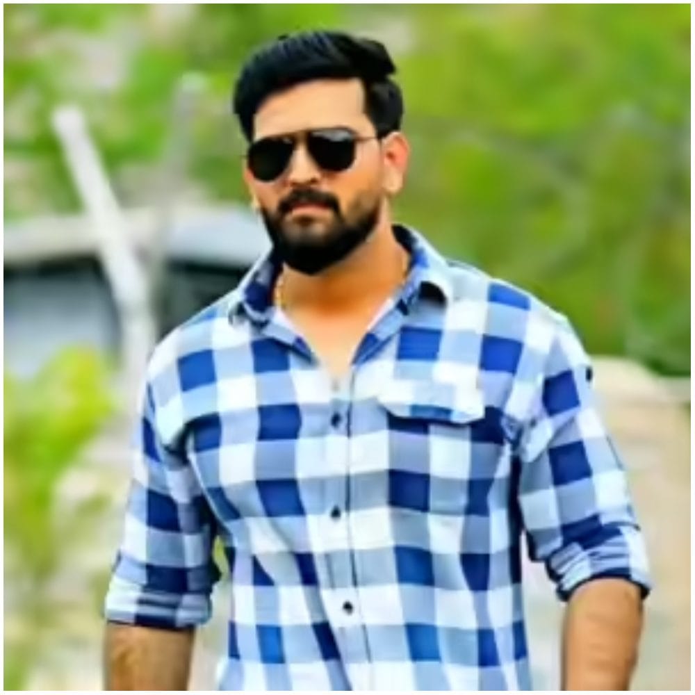 ಬಿಗ್ ಬಾಸ್ ಸೀಸನ್ 9ರಲ್ಲಿ ಹಳೆಯ ಸೀಸನ್ ಸ್ಪರ್ಧಿಗಳು ಬಂದಿದ್ದರು. ಒಟಿಟಿ ಶೋ ಕೂಡ ಇತ್ತು. ಇದರಲ್ಲಿ ರೂಪೇಶ್ ಶೆಟ್ಟಿ ವಿನ್ನರ್ ಆದರು ಮತ್ತು ರಾಕೇಶ್ ಅಡಿಗ ರನ್ನರ್ ಅಪ್ ಆದರು. ಇಬ್ಬರೂ ಒಟಿಟಿ ಸೀಸನ್​ ಅಲ್ಲಿ ಇದ್ದರು.  