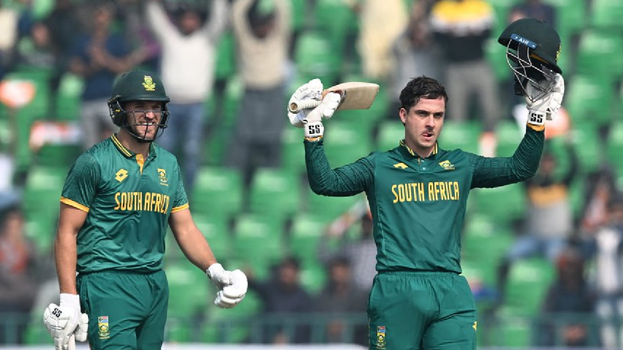 ಇದಕ್ಕೂ ಮುನ್ನ ಈ ವಿಶ್ವ ದಾಖಲೆ ಸೌತ್ ಆಫ್ರಿಕಾ ತಂಡದ ಹೆಸರಿನಲ್ಲಿತ್ತು. 2024 ರಲ್ಲಿ ವೆಸ್ಟ್ ಇಂಡೀಸ್ ವಿರುದ್ಧದ ಪಂದ್ಯದಲ್ಲಿ ಸೌತ್ ಆಫ್ರಿಕಾ 13.5 ಓವರ್​ಗಳಲ್ಲಿ 150+ ಸ್ಕೋರ್ ಬೆನ್ನತ್ತಿ ಗೆಲುವು ದಾಖಲಿಸಿದ್ದರು. ಈ ಮೂಲಕ 37 ಎಸೆತಗಳನ್ನು ಬಾಕಿಯಿರಿಸಿ 150 ಕ್ಕಿಂತ ಹೆಚ್ಚು ರನ್​ಗಳನ್ನು ಚೇಸ್ ಮಾಡಿದ ವಿಶ್ವ ದಾಖಲೆ ಬರೆದಿದ್ದರು.