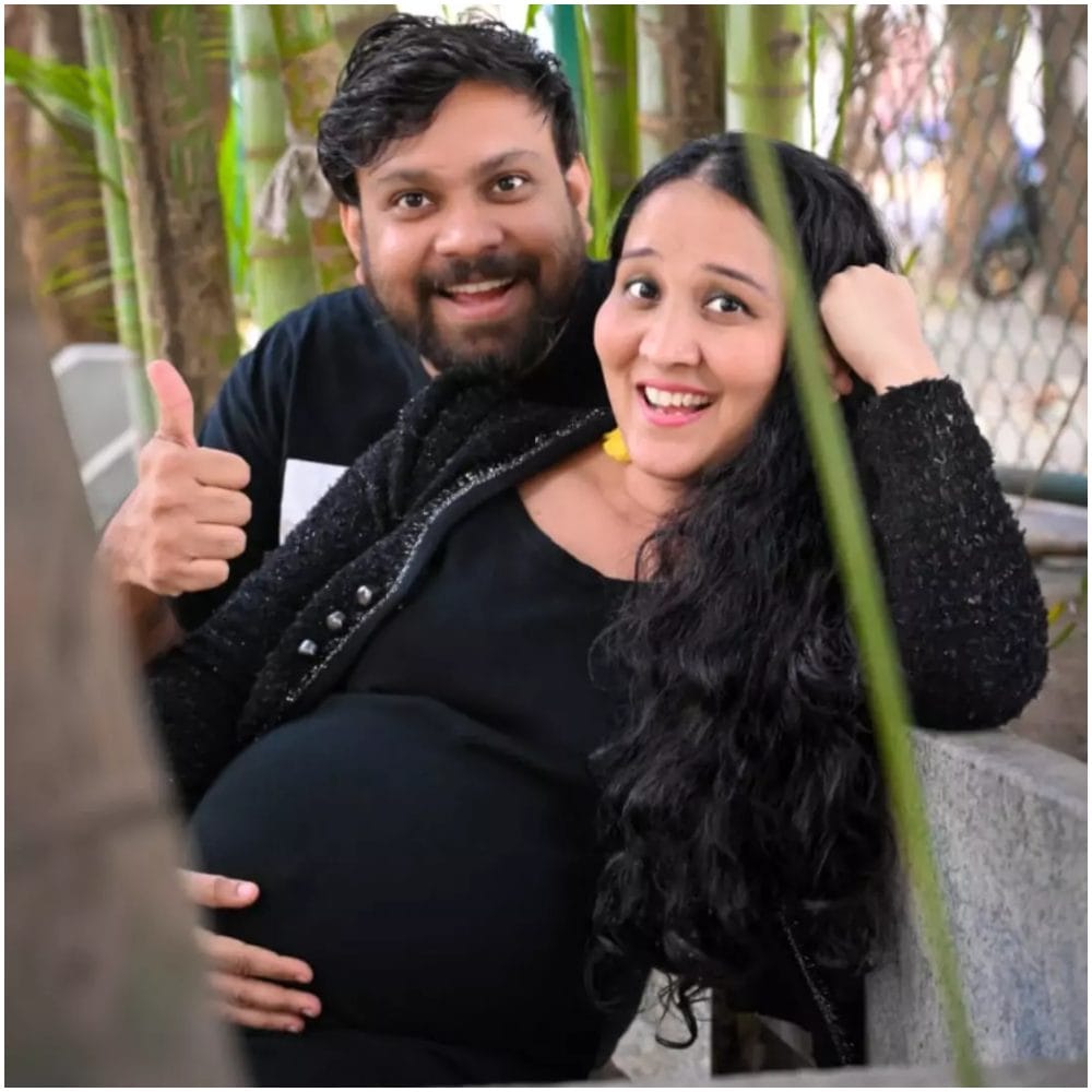 ಸಂಧ್ಯಾ ಅವರು ರಂಗಭೂಮಿ ಕಲಾವಿದೆ. ಹಲವು ನಾಟಕಗಳಲ್ಲಿ ಅವರು ನಟಿಸಿದ್ದಾರೆ. ಸಂಧ್ಯಾ ಸಿನಿಮಾಗಳಲ್ಲಿ ನಟಿಸಿದ್ದು ಕಡಿಮೆ. ‘ಸು ಫ್ರಮ್ ಸೋ’ ಬಳಿಕ ಅವರಿಗೆ ಹಲವು ಆಫರ್ಗಳು ಬರುತ್ತಿವೆ. ಎಲ್ಲಾ ಚಿತ್ರಗಳನ್ನು ಅವರು ಒಪ್ಪಿ ನಟಿಸುತ್ತಿಲ್ಲ.