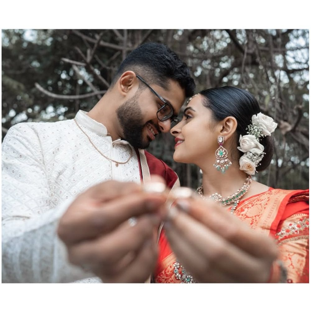 ಸಂಜನಾ ಅವರು ‘ಪುಟ್ಟಕ್ಕನ ಮಕ್ಕಳು’ ಬಳಿಕ ಕಲರ್ಸ್​​ನ ‘ಶ್ರೀ ಗಂಧದಗುಡಿ’ ಧಾರಾವಾಹಿಯಲ್ಲಿ ನಟಿಸುತ್ತಿದ್ದಾರೆ. ಈ ಧಾರಾವಾಹಿ ಹಲವು ಎಪಿಸೋಡ್​​ಗಳನ್ನು ಪೂರ್ಣಗೊಳಿಸಿದೆ. ಹೀಗಿರುವಾಗಲೇ ಸಂಜನಾ ಜೊತೆ ನಿಶ್ಚಿತಾರ್ಥ ನೆರವೇರಿದೆ. 