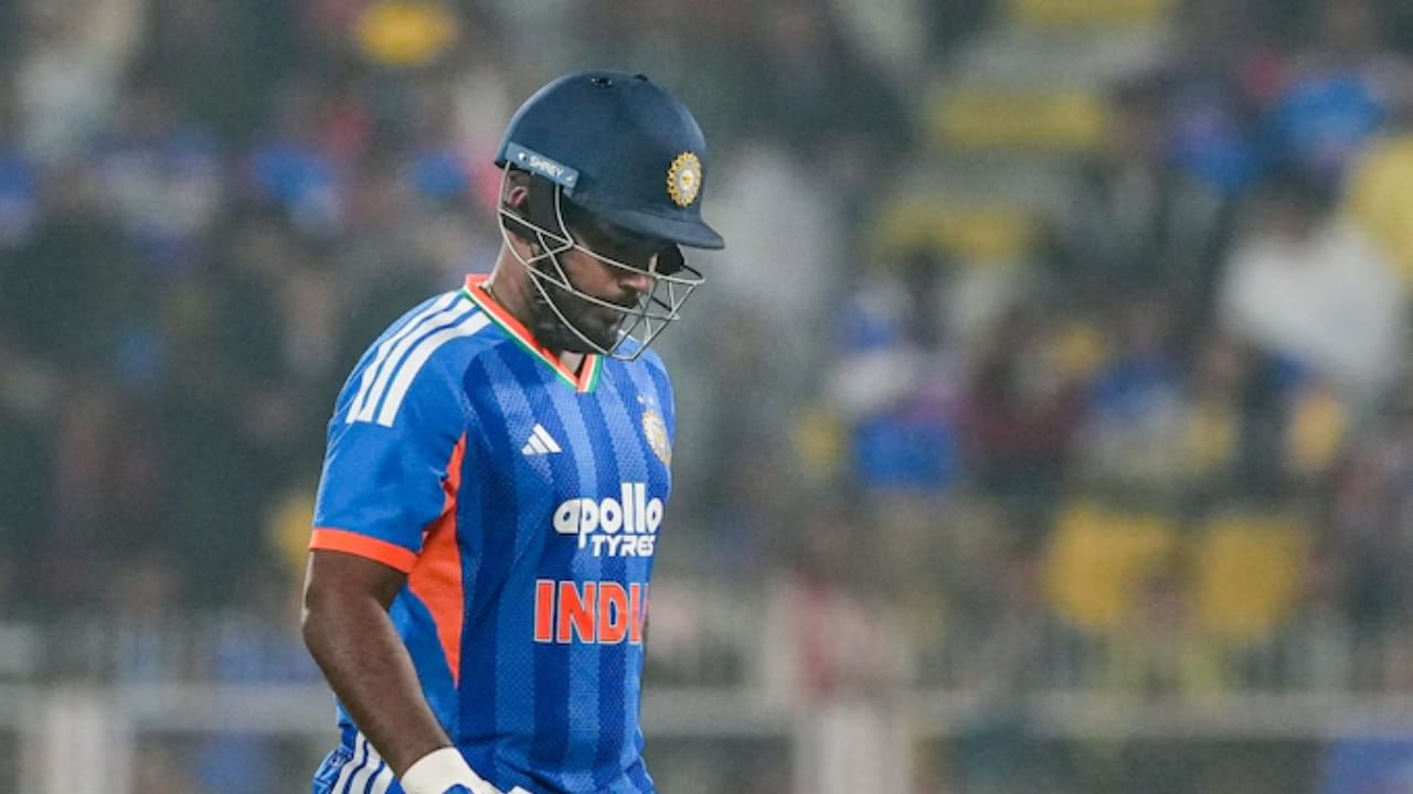 ನ್ಯೂಜಿಲೆಂಡ್ ವಿರುದ್ಧದ ನಾಲ್ಕು ಟಿ20 ಪಂದ್ಯಗಳಲ್ಲಿ ಸಂಜು ಸ್ಯಾಮ್ಸನ್ ಉತ್ತಮ ಪ್ರದರ್ಶನ ನೀಡಿಲ್ಲ. ನಾಗ್ಪುರದಲ್ಲಿ ನಡೆದ ಟಿ20 ಪಂದ್ಯದಲ್ಲಿ 10 ರನ್‌ಗಳಿಸಿ ಔಟಾಗಿದ್ದ ಸಂಜು ರಾಯ್‌ಪುರದಲ್ಲಿ 6 ರನ್​ಗಳಿಗೆ ಸುಸ್ತಾಗಿದ್ದರು. ಗುವಾಹಟಿಯಲ್ಲಿ ಸಂಜುಗೆ ಖಾತೆ ತೆರೆಯಲೂ ಸಾಧ್ಯವಾಗಲಿಲ್ಲ. ವಿಶಾಖಪಟ್ಟಣದಲ್ಲಿ 24 ರನ್ ಬಾರಿಸಿ ಉತ್ತಮ ಆರಂಭ ಪಡೆದಿದ್ದ ಸಂಜು ಸೆಟ್ ಆದ ನಂತರ ಔಟಾದರು. 
