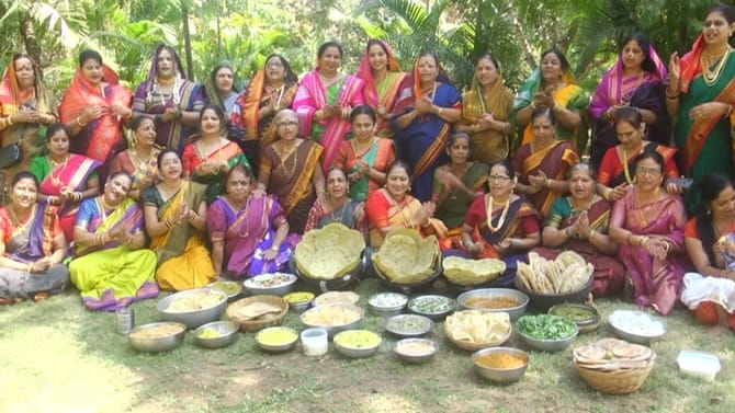 ಇಳಕಲ್ ಸೀರೆ, ಬಗೆಬಗೆಯ ಊಟ; ಮಹಿಳೆಯರಲ್ಲಿ ಹಿಗ್ಗು ತಂದ ಸುಗ್ಗಿ ಹಬ್ಬ