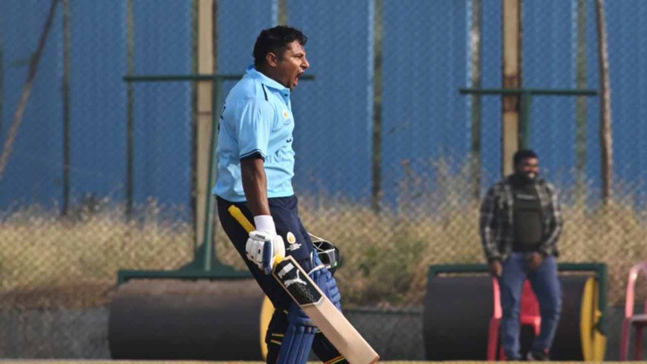 ತಮ್ಮ ಈ ಇನ್ನಿಂಗ್ಸ್​ನಲ್ಲಿ ಕೇವಲ 20 ಎಸೆತಗಳನ್ನು ಎದುರಿಸಿದ ಸರ್ಫರಾಜ್ 7 ಬೌಂಡರಿ ಹಾಗೂ 5 ಸಿಕ್ಸರ್ ಸಹಿತ 62 ರನ್ ಬಾರಿಸಿ ಪೆವಿಲಿಯನ್‌ ಸೇರಿಕೊಂಡರು. ಸರ್ಫರಾಜ್ ಅವರ ಈ ಅರ್ಧಶತಕದ ಹೈಲೇಟ್ಸ್ ಏನೆಂದರೆ, ಪಂಜಾಬ್ ತಂಡದ ಸ್ಫೋಟಕ ಬ್ಯಾಟ್ಸ್‌ಮನ್ ಅಭಿಷೇಕ್ ಶರ್ಮಾ ಬೌಲ್ ಮಾಡಿದ ಒಂದು ಓವರ್​ನ 6 ಎಸೆತಗಳನ್ನು ಬೌಂಡರಿಗಟ್ಟಿದರು. ಈ ಮೂಲಕ ಅಭಿಷೇಕ್ ಅವರ ಒಂದು ಓವರ್‌ನಲ್ಲಿ ಸರ್ಫರಾಜ್ 30 ರನ್ ಕಲೆಹಾಕಿದರು.