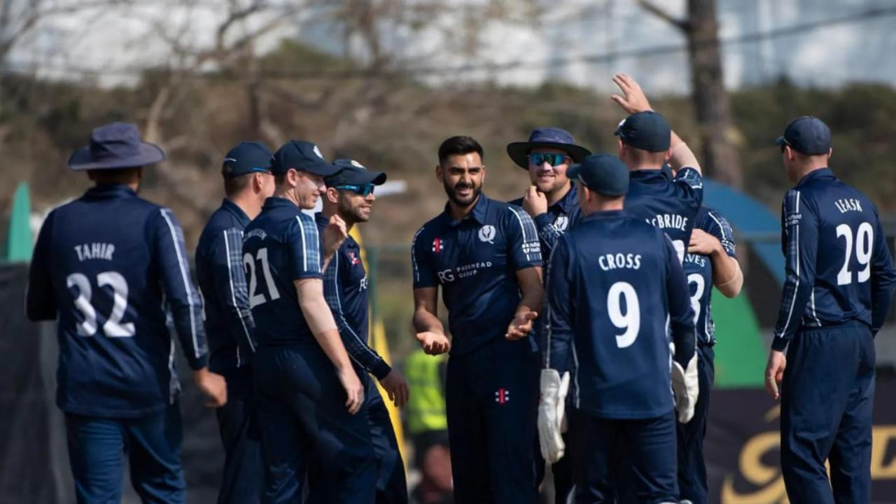 ಏಕೆಂದರೆ ಸ್ಕಾಟ್ಲೆಂಡ್ ಈ ಹಿಂದೆ ಐಸಿಸಿ ಪಂದ್ಯಾವಳಿಗಳಿಗೆ ಅರ್ಹತೆ ಪಡೆದಿತ್ತು. ಯುರೋಪಿಯನ್ ಅರ್ಹತಾ ಪಂದ್ಯಗಳಲ್ಲಿಯೂ ಉತ್ತಮ ಪ್ರದರ್ಶನ ನೀಡಿದೆ. ಇತ್ತೀಚಿನ ಫಲಿತಾಂಶಗಳ ಆಧಾರದ ಮೇಲೆ ಸ್ಕಾಟ್ಲೆಂಡ್ಗೆ ಆಡುವ ಅವಕಾಶ ಸಿಗಬಹುದು. ಈ ಹಿಂದೆ 2009 ರ ಟಿ20 ವಿಶ್ವಕಪ್ನಿಂದ ಜಿಂಬಾಬ್ವೆ ಹಿಂದೆ ಸರಿದಿತ್ತು. ಆ ಸಮಯದಲ್ಲಿಯೂ ಸ್ಕಾಟ್ಲೆಂಡ್ಗೆ ಟಿ20 ವಿಶ್ವಕಪ್ ಆಡುವ ಅವಕಾಶ ಸಿಕ್ಕಿತ್ತು.