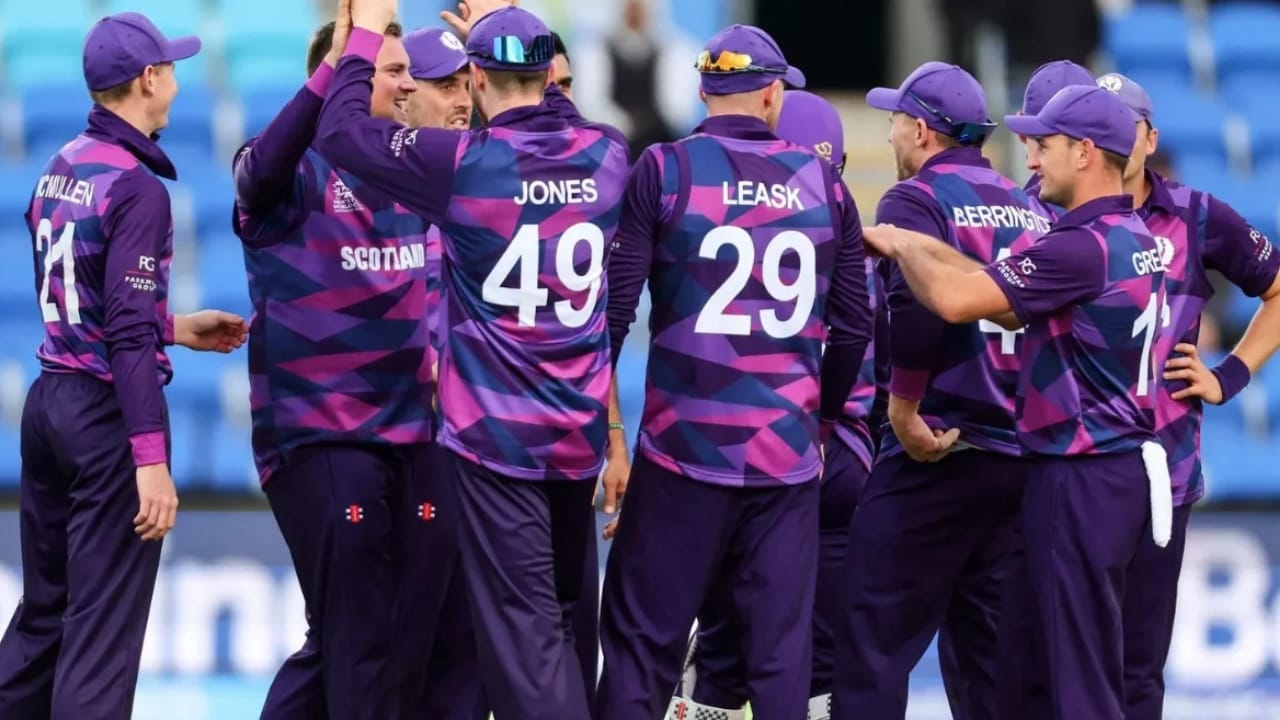 ಇದರ ಜೊತೆಗೆ ಇತ್ತೀಚಿನ ಅರ್ಹತಾ ಪಂದ್ಯಗಳು, ಶ್ರೇಯಾಂಕಗಳು ಮತ್ತು ಸಿದ್ಧತೆಯ ಆಧಾರದ ಮೇಲೆಯೂ ಐಸಿಸಿ ಬೇರೆ ತಂಡಗಳಿಗೆ ಟಿ20 ವಿಶ್ವಕಪ್ನಲ್ಲಿ ಬಾಂಗ್ಲಾದೇಶ ತಂಡದ ಬದಲು ಆಡುವ ಅವಕಾಶವನ್ನು ನೀಡಬಹುದು. ಈ ಪ್ರಕಾರ, ಬಾಂಗ್ಲಾದೇಶ ಟೂರ್ನಿಯಿಂದ ಹೊರಬಿದ್ದರೆ, ಸ್ಕಾಟ್ಲೆಂಡ್ ಆಡುವ ಅವಕಾಶ ಪಡೆಯಬಹುದು.