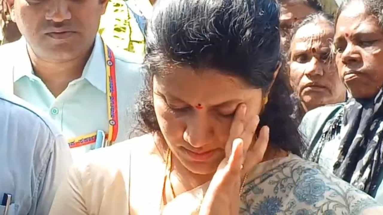 ರಾಜೀವ್​​ ಗೌಡ ಪರ ಶಿಡ್ಲಘಟ್ಟ ನಗರಸಭೆ ಪೌರಾಯುಕ್ತೆಗೆ ಬೆದರಿಕೆ ಪತ್ರ: ಆ್ಯಸಿಡ್​​ ಎರಚುವುದಾಗಿ ಎಚ್ಚರಿಕೆ