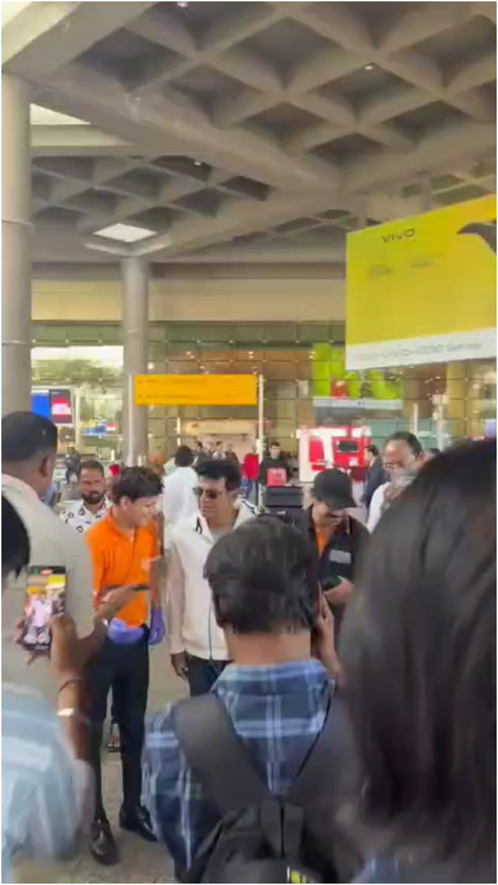 ಮುಂಬೈನಲ್ಲಿ ಶಿವಣ್ಣ ಜೊತೆ ಫೋಟೋಗೆ ಮುಗಿಬಿದ್ದ ಫ್ಯಾನ್ಸ್