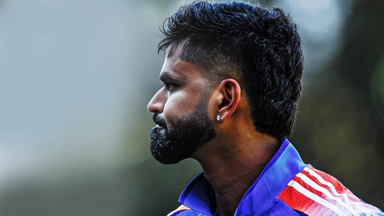 ಮುಂಬೈ ತಂಡದ ನಾಯಕ ಶಾರ್ದೂಲ್ ಠಾಕೂರ್ ಗಾಯಗೊಂಡಿದ್ದು, ಹೀಗಾಗಿ ಉಳಿದ ಪಂದ್ಯಗಳಿಂದ ಅವರು ಹೊರಗುಳಿದಿದ್ದಾರೆ. ಹೀಗಾಗಿ ಮುಂಬೈ ತಂಡದ ಸಾರಥ್ಯವನ್ನು ಟೀಮ್ ಇಂಡಿಯಾ ಆಟಗಾರ ಶ್ರೇಯಸ್ ಅಯ್ಯರ್​ಗೆ ವಹಿಸಲಾಗಿದೆ. 