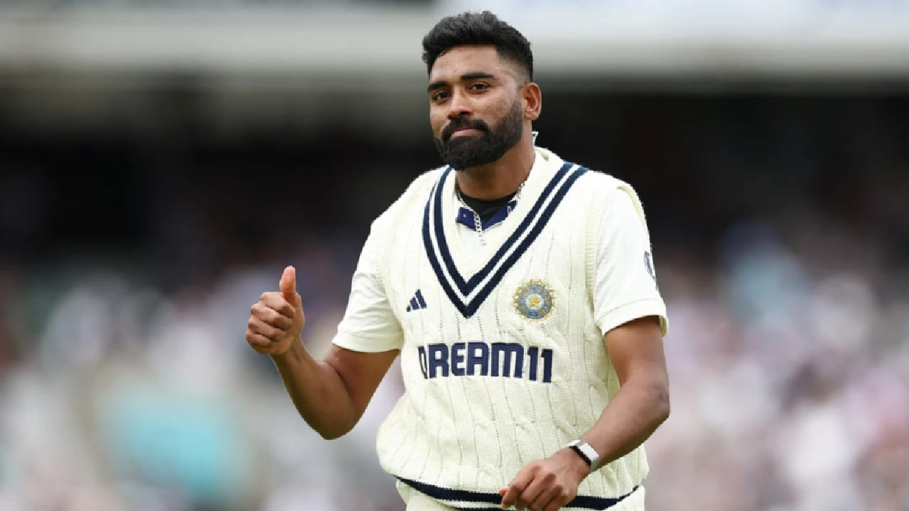 ಇದಕ್ಕೂ ಮುನ್ನ ಹೈದರಾಬಾದ್ ತಂಡವನ್ನು ಗಹ್ಲಾಟ್ ರಾಹುಲ್ ಸಿಂಗ್ ಮುನ್ನಡೆಸಿದ್ದರು. ರಾಹುಲ್ ನಾಯಕತ್ವದಲ್ಲಿ ಹೈದರಾಬಾದ್ ತಂಡದ ಕಡೆಯಿಂದ ನಿರೀಕ್ಷಿತ ಪ್ರದರ್ಶನ ಮೂಡಿಬಂದಿರಲಿಲ್ಲ. ಹೀಗಾಗಿ ಮೊಹಮ್ಮದ್ ಸಿರಾಜ್ಗೆ ಕಪ್ತಾನನ ಸ್ಥಾನ ನೀಡಲಾಗಿದೆ.