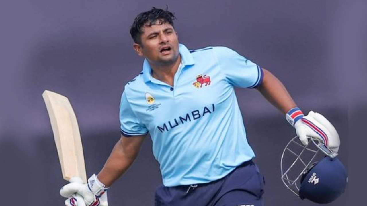 ಈ ಮೇಲಿನ ಎರಡು ಶತಕಗಳಿಗೂ ಮುನ್ನ ಸರ್ಫರಾಝ್ ಖಾನ್ ಸೈಯ್ಯದ್ ಮುಷ್ತಾಕ್ ಅಲಿ ಟಿ20 ಟೂರ್ನಿಯಲ್ಲಿ ಅಸ್ಸಾಂ ವಿರುದ್ಧ ಕೇವಲ 47 ಎಸೆತಗಳಲ್ಲಿ ಶತಕ ಬಾರಿಸಿದ್ದರು. ಈ ಮೂರು ಶತಕಗಳೊಂದಿಗೆ ಇದೀಗ ಸರ್ಫರಾಝ್ ಖಾನ್ ಹೊಸ ಇತಿಹಾಸ ನಿರ್ಮಿಸಿದ್ದಾರೆ.