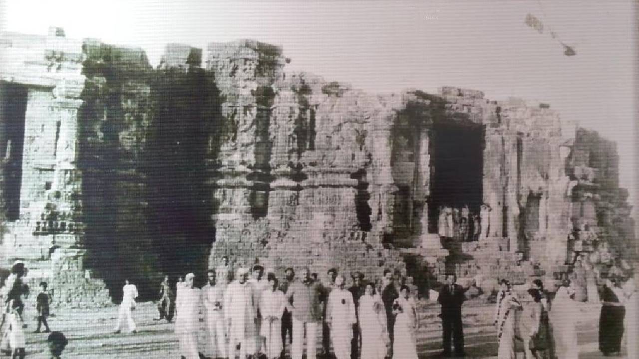 2026ನೇ ವರ್ಷವು ಸೋಮನಾಥ ದೇವಾಲಯದ ಇತಿಹಾಸದಲ್ಲಿ ಒಂದು ವಿಶೇಷ ಮೈಲಿಗಲ್ಲು. ಈ ವರ್ಷ ದೇವಾಲಯದ ಮೇಲಿನ ಮೊದಲ ದಾಳಿಯ 1000ನೇ ವರ್ಷದ ನೆನಪು ಜತೆಗೆ ಸೋಮನಾಥನನ್ನು ಮತ್ತೆ ಕಟ್ಟಿದ್ದೇವೆಂಬ ತೃಪ್ತಿ.ಜನವರಿ 8 ರಿಂದ 11 ರವರೆಗೆ ಇಲ್ಲಿ ಮೂರು ದಿನಗಳ ಸೋಮನಾಥ ಸ್ವಾಭಿಮಾನ ಪರ್ವವನ್ನು ಆಯೋಜಿಸಲಾಗುತ್ತಿದೆ. ಸೋಮನಾಥ ದೇವಾಲಯದ ಬಗ್ಗೆ ಕೆಲವು ಆಸಕ್ತಿದಾಯಕ ಸಂಗತಿಗಳು ಇಲ್ಲಿವೆ. ಸಾಗರದ ಅಲೆಗಳೊಂದಿಗೆ ಉಸಿರಾಡುತ್ತಾ, ಕಾಲದ ವಿನಾಶದ ಹೊರತಾಗಿಯೂ ದೃಢವಾಗಿ ನಿಂತಿರುವ ಸೋಮನಾಥ ದೇವಾಲಯವು ಶಾಶ್ವತ ನಂಬಿಕೆಯ ಕೇಂದ್ರವಾಗಿ ಉಳಿದಿದೆ, ಅಲ್ಲಿ ವಿನಾಶವನ್ನು ಸೋಲಿಸಿ ನಂಬಿಕೆ ಜಯಗಳಿಸಿತು.
