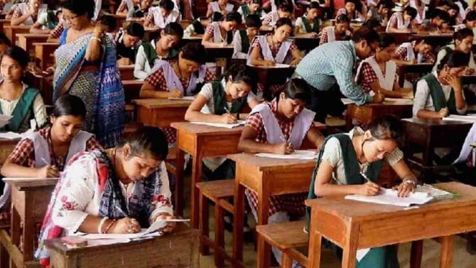 SSLC ಟಾಪರ್​ಗಳಿಗೆ ಇನ್ಮುಂದೆ ಲ್ಯಾಪ್‌ಟಾಪ್ ಬದಲು ನಗದು ಬಹುಮಾನ