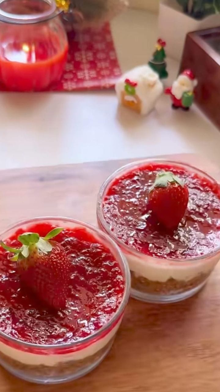 ಈ ವೀಕೆಂಡ್ ಅಲ್ಲಿ ಸಿಂಪಲ್ ಆಗಿ ಮಾಡಿ ಸ್ಟ್ರಾಬೆರಿ ಚೀಸ್‌ಕೇಕ್ 