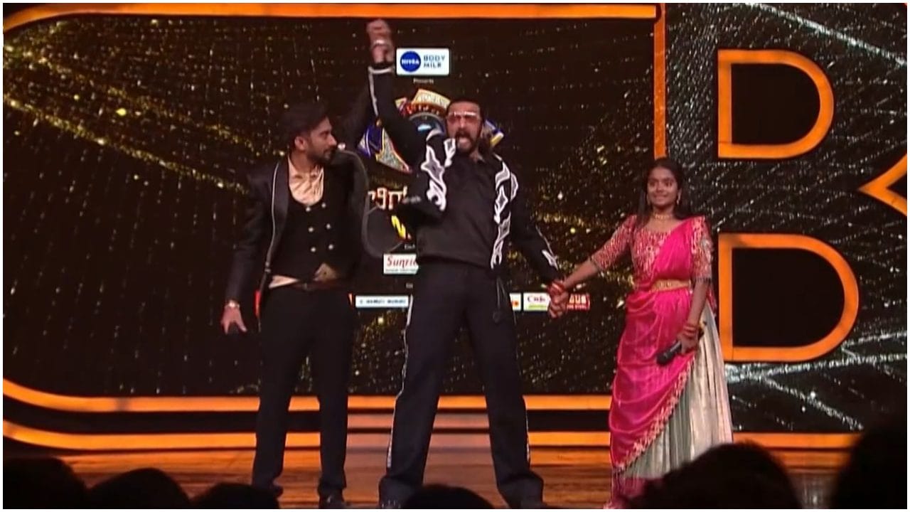 ವಿನ್ನರ್ ಗಿಲ್ಲಿಗೆ ಸುಮಾರು 20 ಲಕ್ಷ ರೂಪಾಯಿಯ ಕಾರು ಉಡುಗೊರೆಯಾಗಿ ಸಿಗುತ್ತಿದೆ. ಈ ಬಾರಿಯ ಬಿಗ್ ಬಾಸ್​ಗೆ ಮಾರುತಿ ಸುಜುಕಿ ಕೂಡ ಸ್ಪಾನ್ಸರ್ ಆಗಿತ್ತು. ಅವರ ಕಡೆಯಿಂದ ಮಾರುತಿ ಸುಜುಕಿ ವಿಕ್ಟೋರಿಸ್ ಕಾರು ವಿಜೇತರಿಗೆ ಸಿಕ್ಕಿದೆ. 