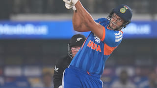 ಜಸ್​ಪ್ರೀತ್​ ಬುಮ್ರಾರನ್ನು ಚೆಂಡಾಡುತ್ತಿರುವ ಬ್ಯಾಟರ್​ಗಳು..!