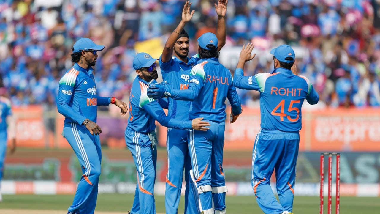 IND vs NZ: ಏಕದಿನ ಸರಣಿಗೆ ಟೀಂ ಇಂಡಿಯಾ ಪ್ರಕಟ; ಇಬ್ಬರು ಔಟ್, ಮೂವರು ಇನ್..! IND vs NZ: ಏಕದಿನ ಸರಣಿಗೆ ಟೀಂ ಇಂಡಿಯಾ ಪ್ರಕಟ; ಇಬ್ಬರು ಔಟ್, ಮೂವರು ಇನ್..!