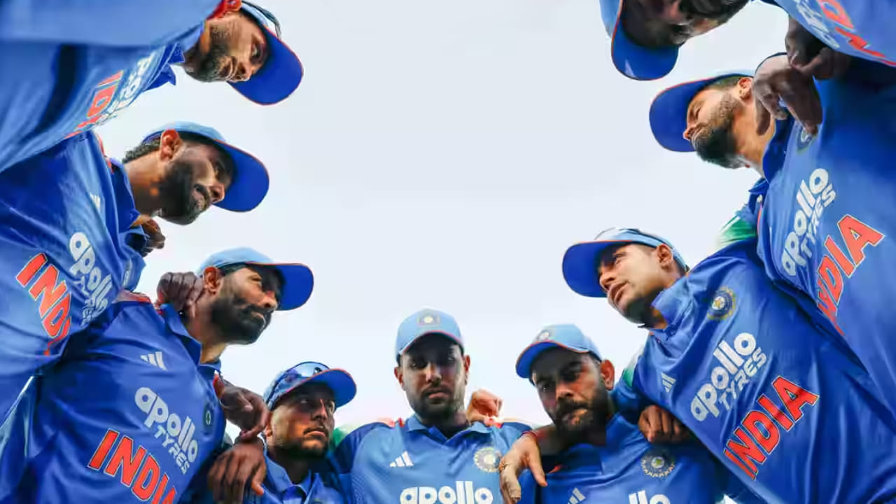 ಟೀಮ್ ಇಂಡಿಯಾದ 37 ವರ್ಷಗಳ ಗೆಲುವಿನ ನಾಗಾಲೋಟ ಕೊನೆಗೂ ಕೊನೆಗೊಂಡಿದೆ. ಅದು ಸಹ ಹೀನಾಯ ಸೋಲಿನೊಂದಿಗೆ. ಅಂದರೆ ಭಾರತ ತಂಡವು ಇದೇ ಮೊದಲ ಬಾರಿಗೆ ನ್ಯೂಝಿಲೆಂಡ್ ವಿರುದ್ಧ ತವರಿನಲ್ಲಿ ಏಕದಿನ ಸರಣಿ ಸೋತಿದೆ.