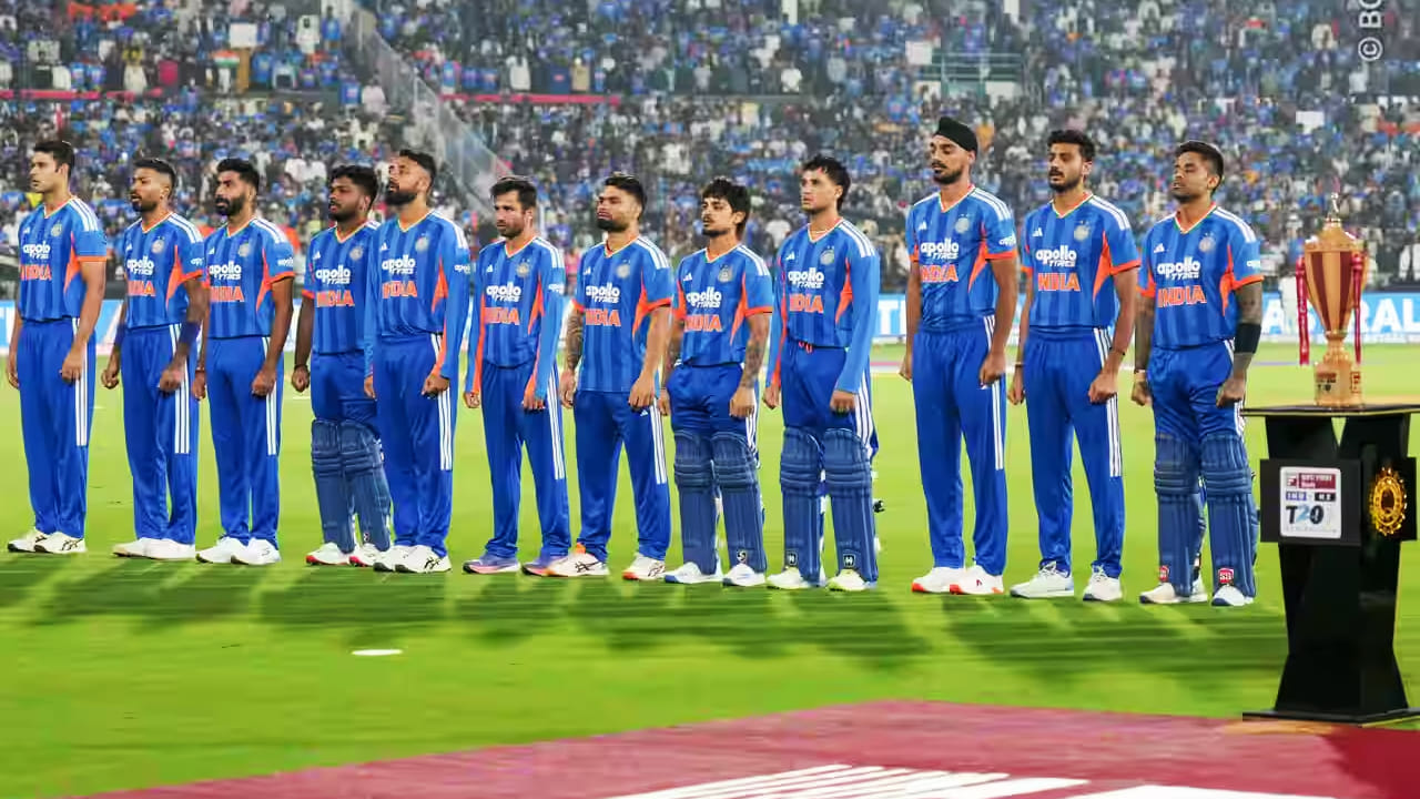 ಟೀಮ್ ಇಂಡಿಯಾ, ನ್ಯೂಝಿಲೆಂಡ್ ವಿರುದ್ಧ 2ನೇ ಟಿ20 ಪಂದ್ಯದಲ್ಲಿ ಕಣಕ್ಕಿಳಿಯುವ ಮೂಲಕ ಹೊಸ ವಿಶ್ವ ದಾಖಲೆ ನಿರ್ಮಿಸಿದೆ. ರಾಯ್​ಪುರದಲ್ಲಿ ನಡೆದ ಈ ಪಂದ್ಯದಲ್ಲಿ ಟಾಸ್ ಗೆದ್ದ ಟೀಮ್ ಇಂಡಿಯಾ ನಾಯಕ ಸೂರ್ಯಕುಮಾರ್ ಯಾದವ್ ಬೌಲಿಂಗ್ ಆಯ್ದುಕೊಂಡಿದ್ದರು.