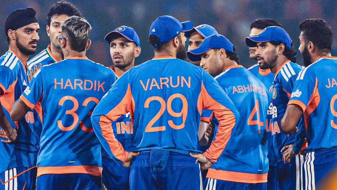 ಭಾರತ ಹಾಗೂ ನ್ಯೂಜಿಲೆಂಡ್ ನಡುವಿನ ಮೂರು ಪಂದ್ಯಗಳ ಏಕದಿನ ಸರಣಿ ಇದೇ ಜನವರಿ 11 ರಿಂದ ಆರಂಭವಾಗಲಿದೆ. ಆ ಬಳಿಕ ಉಭಯ ತಂಡಗಳ ನಡುವೆ ಐದು ಪಂದ್ಯಗಳ ಟಿ20 ಸರಣಿಯೂ ನಡೆಯಲಿದೆ. ಸರಣಿಯ ಮೊದಲ ಪಂದ್ಯ ಜನವರಿ 21 ರಂದು ನಡೆಯಲಿದೆ. ಆದರೆ ಈ ಸರಣಿ ಆರಂಭಕ್ಕೂ ಮುನ್ನ ಭಾರತ ತಂಡಕ್ಕೆ ಆಘಾತ ಎದುರಾಗಿದೆ.